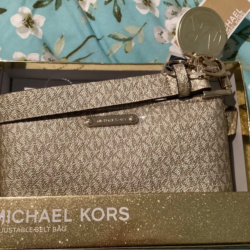 Michael Kors Shimmering Gold Adjustable Belt Bag - Picture 2 of 9